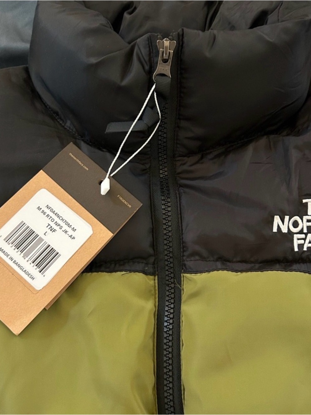 Look Alike The North Face Olive Green and Black Puffer Jacket - Picture 2 of 2